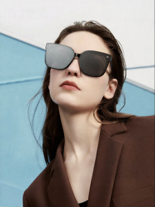 HELEN KELLER | Polarized UV Protection Classic Oversized Sunglasses