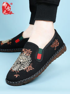 Beijing Style Embroidered Breathable Mens Casual Shoes Flat Heel round Toe Cotton Shoes Comfortable Spring Autumn Season