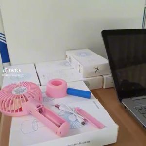 Quạt sạc mini tích điện cầm tay có chân đế để bàn tiện lợi quạt 3 tốc độ siêu mát- Quạt mini sạc 2 giờ cả ngày + tặng kèm dây sạc