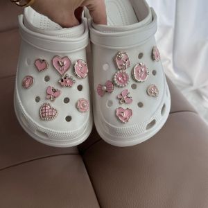 16Pcs Pink Shoe Charms Set Creative DIY Shoe Flower Diamond Butterfly Pearl Flower Detachable Chain buckle Girls Shoe Decoration