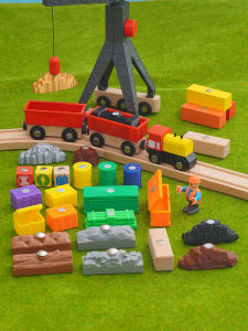 LEKU | Educational Wooden Train Track Building Set