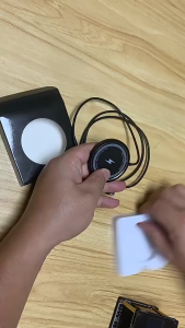 รับประกัน 5 ปี ที่ชาร์จไร้สาย 30W （ดูดด้วยแม่เหล็กอัตโนมัติ iPhone/Android/watch Qi Wireless Charger）แท่นชาร์จไร้สาย ที่ชาร์จแม่เหล็ก Wireless charging