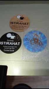 Papan Gantung Bolak Balik Toko sedang sholat dan istirahat