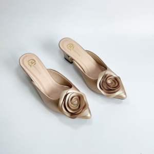 Giày sục hoa Hồng may lên quai gót mạ vàng cao 6cm