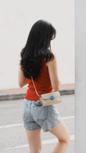 [Tow Tow] Mummy Twiggy Top Grain Nappa Cow Leather Crossbody Sling Bag with inner pocket. Perfect for travel