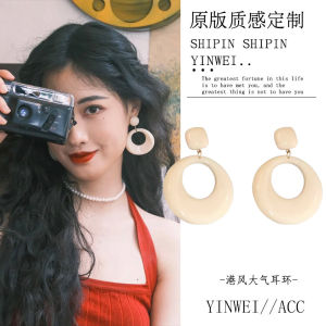 Modern Hong Kong Style Womens Earrings Slimming Large Atmosphere Popular New Year Fashion Jewelry Ear Decorations
