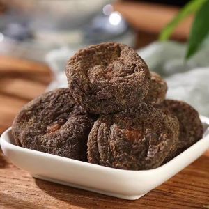 Salty Sweet Suzhou Preserved Plum Traditional Double Flower Plum Cake Snack