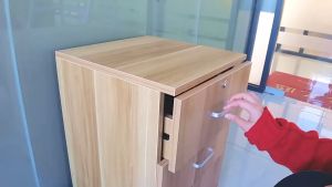 ผู้หญิงชุ่มชื่น ฟองน้ำปิดผนึก แถบด้านเดียวกาว อะคูสติก แถบกันน้ำสภาพอากาศ แถบปรับปรุงบ้าน