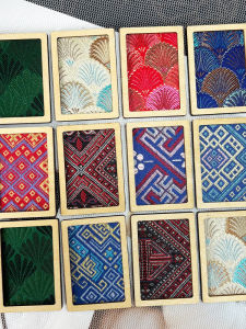 Đồ Lưu Niệm Du Lịch Đặc Trưng Tấm Dính Tủ Lạnh Khung Gỗ Thêu Vải Song Jin Vải Zang Jin Trang Trí Nhà Đồ Thủ Công Truyền Thống