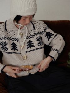 สไตล์นอร์ดิก Fair Isle เสื้อผ้าถัก เสื้อโค้ท ผู้หญิง ฤดูใบไม้ร่วง ฤดูหนาว บรรยากาศคริสต์มาสถักเปิด คาร์ดิเกน แขนยาว ปกโปโล