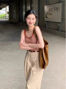 Retro Red สีขาว ลาย U-neck Ice ผ้าไหม ถักเล็ก สายคล้อง เสื้อกั๊ก เสื้อผ้าชั้นในสตรี ฤดูร้อน Outdoor Short แขนกุด เสื้อท่อนบน