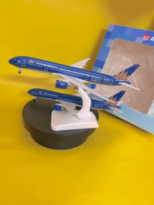 Máy Bay Kim Loại Hãng Hàng Không Quốc Gia Tỉ Lệ 1:400 (20CM ) Bánh Xe Liền Thân Phiên Bản Cao Cấp [Fullbox]