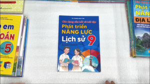 Sách - Các Dạng Câu Hỏi Và Bài Tập Phát Triển Năng Lực Lịch Sử 9 - ndbooks