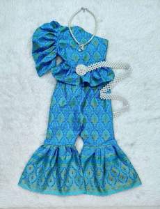 ชุดเซทเด็กเสื้อเปิดไหล่แขนพองผ้าพิมพ์ทองลายไทย + กางเกงขาบาน (ไม่รวมเครื่องประดับ)