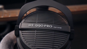 Tai nghe phòng thu qua tai Beyerdynamic DT990Pro 80 / 250 Ohm