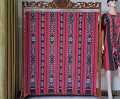 Kain Blanket Tenun troso Jepara warna merah marun cerah kain bahan dress gereja ntt kaim Blangket tenun ikat motif etnik dayak maumere baduy kain batik pekalongan jogja solo. 