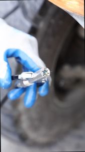 Đầu nối ống bơm mỡ áp suất cao cho xe máy - Đầu vòi bơm mỡ bôi trơn áp suất cao dạng khóa kẹp có nút nhấn.