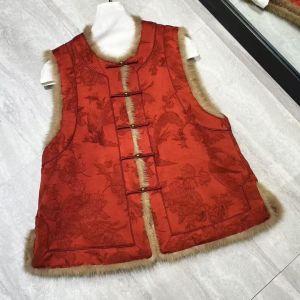 New Chinese Style Womens Vest 2024 Autumn Winter New Retro Button Embroidered Mink Fur Patchwork Cotton Lined Top