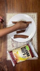 Camilan / Makanan Ringan / Snack / Keripik Pisang Banana Chips Everything Banana 80 Gr Varian Chilli Garlic Chilli Lime Roasted Garlic Seaweed Simply Salted Sugar Cinnamon Sunpride Lyfe 55 Gr Varian Chocolate Salt & Garlic Beef BBQ