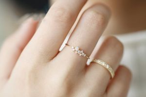 【Bestella✨COD】Cincin Wanita Perak 925 Sterling Cincin Kristal Berlian Imitasi Anti Alergi Cincin Berlian Korea