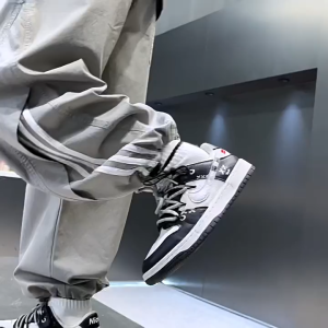 130-160CM กางเกงคาร์โก้เด็กผู้ชาย กางเกงขายาวเด็กแฟชั่น ผ้าคุณภาพดี ระบายอากาศได้สะดวกสบาย เอวยางยืด 【จัดส่งจากประเทศไทย】