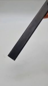 เหล็กแบน ขนาด กว้าง 19 มิลลิเมตร x หนา 4 มิลลิเมตร รุ่น ขอบตัดเหล็กแบน 6 หุน x หนา 4 มิล  แฟลทบาร์ 19 มม.หนา 4 มม. เหล็กผิวดำ เกรด SS400 ตัดแบ่งขาย