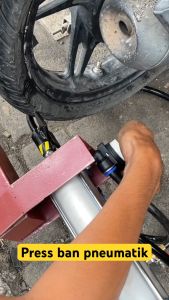 Alat Penjeblos Ban Pneumatic GJT Press Ban Motor Angin