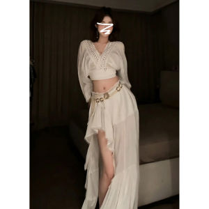 Karrar betsey | Đầm Dài Trắng Phong Cách Gợi Cảm Không Quy Luật Với Dải Ruffle