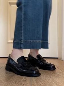 Retro Leather Flats Womens British Style Black Flat Bottom Genuine Leather Loafers Thick Heel Comfortable Fashion Single Shoes