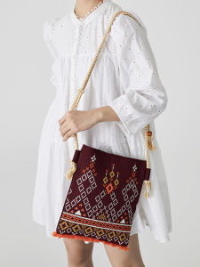 กระเป๋าสะพายข้างผู้หญิง DGENIUS ขนาดใหญ่ ทรงเรขาคณิต ทรงเรขาคณิต ลายปักสีแดง กระเป๋าสะพายไหล่เดี่ยวแฟชั่น กระเป๋าสะพายข้างแบบลำลองสำหรับวัยรุ่น