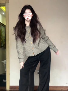 Áo Len Cardigan Dệt Kim Mềm Mại Màu Xám Cho Nữ Mùa Thu 2024 Áo Khoác Ngoài Dáng Rộng Thoải Mái Áo Khoác Ngoài Dài Tay Cổ Tròn