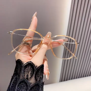 [Beli 1 Pcs Kacamata Minus Gratis 1 Kacamata] Kacamata Minus Photocromic Lensa Berubah Warna Frame Kotak Optik // Kacamata Wanita Kekinian Lensa Photocromik // Kado Ulang Tahun Pasangan