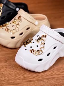 Sepatu Wanita Hak Baji Sandal Anti Selip Modis Sandal Slip-on Sepatu Lubang Dekorasi Emas