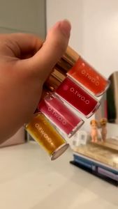 O.TWO.O 4 Colors Plump Lip Oil Shiny Crystal Highly Moisturizing Repair Lip Muscles Reduce Lip Lines Lightweight