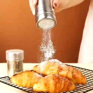 Stainless Steel Powder Shaker Powder Sugar Shaker with Lid Pepper Sugar Seasoning Jar For Chocolate Cocoa Flour