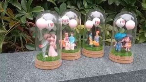 Romantic Love theme Cute Statue Figures Doll Glass Dome Display Wooden Base Adorable Lover Couples Miniature Exquisite Figure Sweet Valentines Day Gifts Home Desk Decor