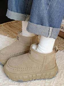 ผู้หญิง ฤดูหนาว รองเท้าบู๊ตหิมะก้นหนา 2024 ใหม่ กันลื่น ผ้าขนแกะ เรียงราย อุ่น ตะวันออกเฉียงเหนือ ผ้าฝ้าย รองเท้าบู๊ตแบบสั้น สไตล์ลำลอง