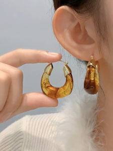 Amber Colored Earrings Trendy Design Minimalist Style Retro Clip-On Cold Tone Fashion Jewelry Ear Cuffs for Women