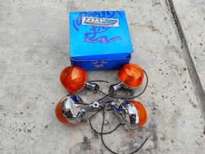 LAMPU RETING HONDA CB STANDART 4 PCS DEPAN DAN BELAKANG IMPORT BORNFREE LAMPU SEIN SEN CB 100 CB 125 4 BUAH LAMPU SEIN MOTOR MODEL HONDA CB 125 CB 100 DETAIL ORI ORIGINAL SET DEPAN BELAKANG LAMPU RETING RETENG SIGNAL HONDA CB100 CB125 CLASSIC KLASIK