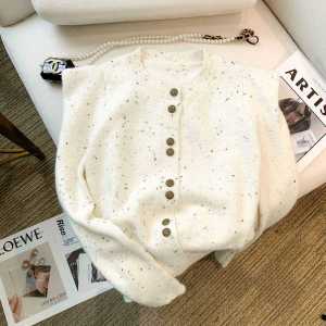 เสื้อคาร์ดิแกนถักแขนยาวคอตั้งสไตล์เกาหลีสำหรับผู้หญิง ฤดูใบไม้ร่วง/ฤดูหนาว 2024 ใหม่ นุ่ม หลวม สไตล์เสื้อสเวตเตอร์