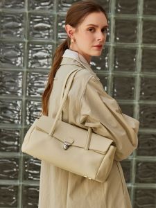 BeeGreen Women Genuine Leather Shoulder Bag Elegant Commuter Bag Vintage Flap Underarm Bag Large Capacity Tote Bag