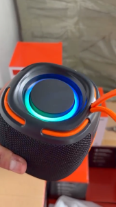 Loa Bluetooth BOOMS885 – Âm Thanh Sống Động Nhỏ Gọn Có Dây Treo Mang Đi Mọi Nơi