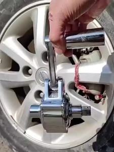 Unicorn Effort saving/time-saving 1/2 Torsional Torque Multiplier Wrench Labor-Saving Lug Nut Remover Car Tire Disassembly Effortless Force Wrench Max 680Nm