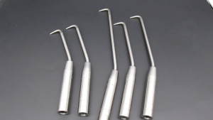 💥ส่งตรงจากโรงงาน💥ตะขอมัดลวด ตะขอผูกลวด ขนาด 11 นิ้ว ทำมาจากเหล็ก ใช้งานง่าย ผูกได้เร็ว เหนียว แน่น