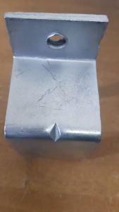 Breket Besi Pintu Garasi