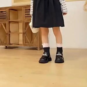 Sepatu docmart anak perempuan terbaru viral / Sepatu anak perempuan motif rantai gold cantik / Sepatu docmart baby rantai terbaru / Sepatu anak perempuan umur 1-5 tahun