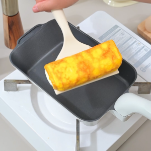 【สินค้ามาใหม่】JEETEE Tamagoyaki Pan กระทะทอดไข่ญี่ปุ่นเคลือบเซรามิกไททาเนียม ไม่ติดกระทะ ปราศจาก PFOA/PFAS ใช้ได้กับเตาแม่เหล็กไฟฟ้าและเตาแก๊ส