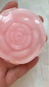 Body Rose Essential Oil Handmade Soap Whitening Soap 80g Brightens & Moisturizes Skin Promotes Healthy Complexion