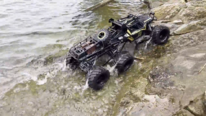 SmartBuy 1:6 6WD Waterproof RC Amphibious Climbing Car All Terrain Off Road Vehicle with Lights