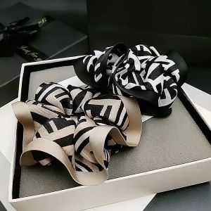 Karet Scrunchie Elegant Fashion Korean Style Ikat Rambut Salon Bahan Kain Halus Hijab Premium